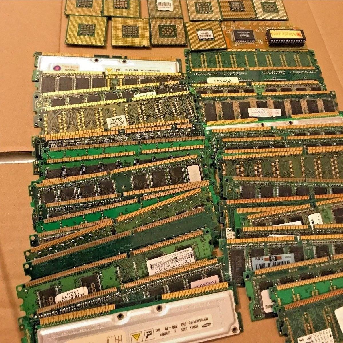 RAM memory scrap (gold fingers)